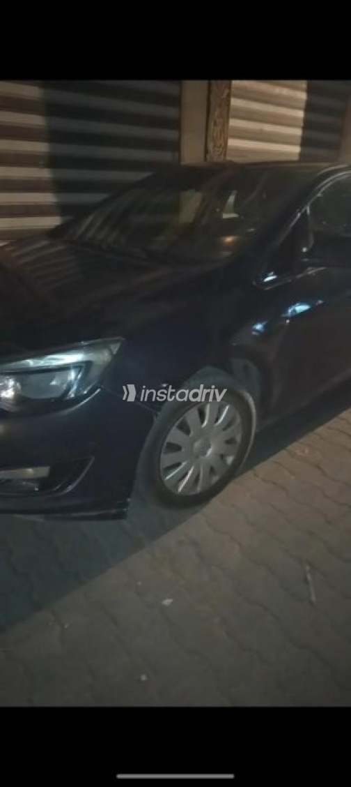 Opel Astra 2013 Petroleum Automatic Used for Sale in Minya Al Qamh - 3