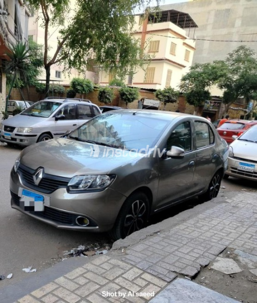 Renault Logan 2016 Bronze Automatic Used for Sale in Alexandria - 3