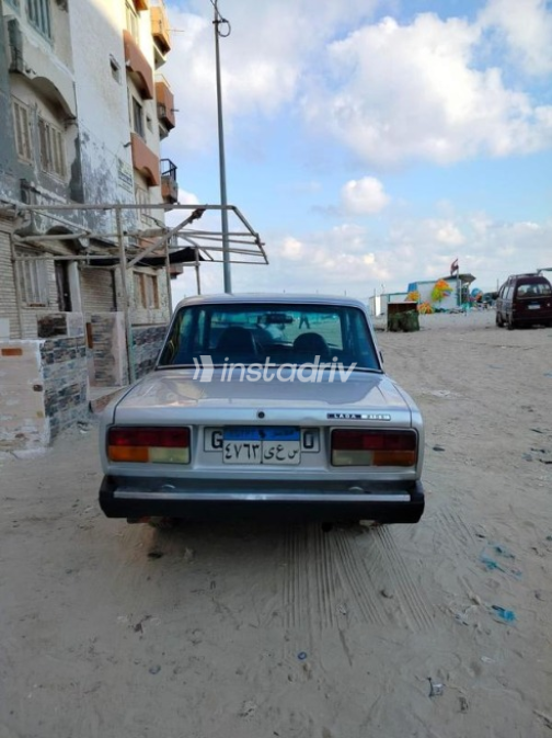 لادا 2107 2014 فضي أوتوماتيك مستعملة للبيع في الإسكندرية - 9