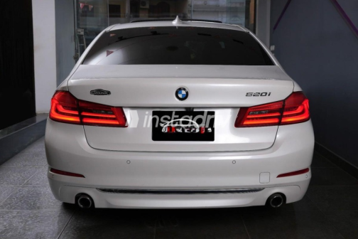 BMW 520 2020 White Automatic Used for Sale in Sheikh Zayed City - 7
