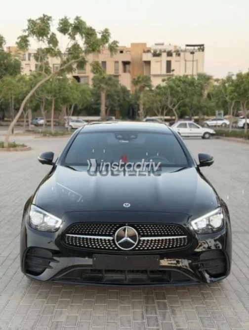 مرسيدس E 200 AMG 2023 أسود أوتوماتيك مستعملة للبيع في دمنهور - 1