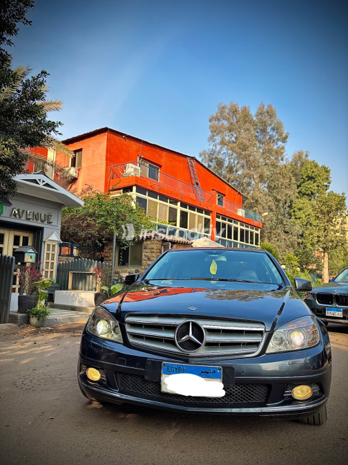 Mercedes C 180 2009 Gray Automatic Used for Sale in Greater Cairo ( Cairo + Giza) - 2