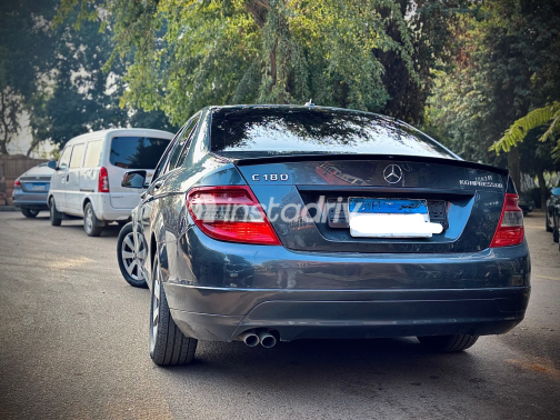 Mercedes C 180 2009 Gray Automatic Used for Sale in Greater Cairo ( Cairo + Giza) - 8