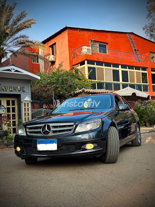 Mercedes C 180 2009 Gray Automatic Used for Sale in Greater Cairo ( Cairo + Giza) - 9