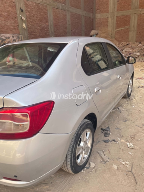 Renault Logan 2015 Silver Automatic Used for Sale in Greater Cairo ( Cairo + Giza) - 2
