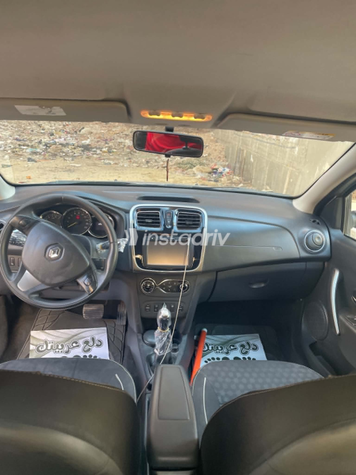 Renault Logan 2015 Silver Automatic Used for Sale in Greater Cairo ( Cairo + Giza) - 5