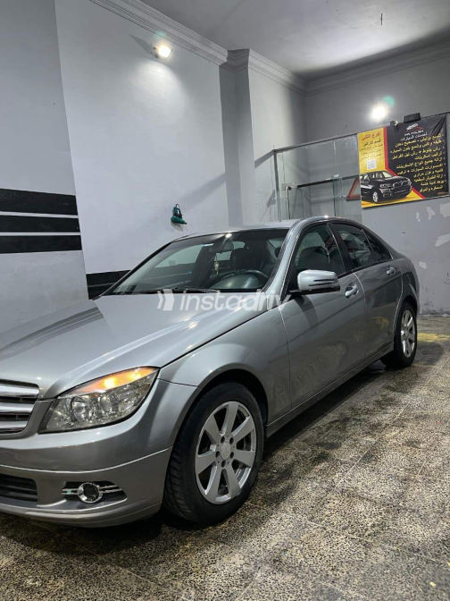 Mercedes C 180 2010 Gray Automatic Used for Sale in Greater Cairo ( Cairo + Giza) - 2
