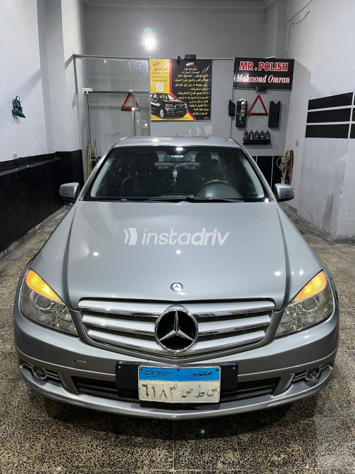 Mercedes C 180 2010 Gray Automatic Used for Sale in Greater Cairo ( Cairo + Giza) - 3