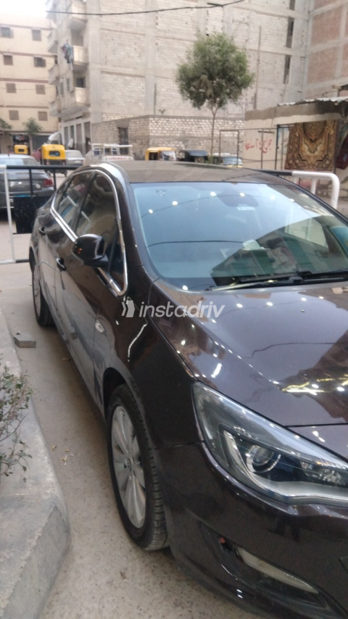 Opel Astra 2016 Brown Automatic Used for Sale in Greater Cairo ( Cairo + Giza) - 2