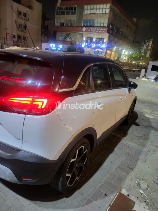 اوبل كروس لاند 2021 أبيض أوتوماتيك مستعملة للبيع في القاهرة الكبرى ( القاهرة - الجيزة) - 2