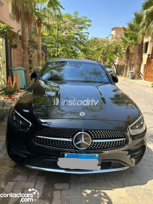 مرسيدس E 200 2022 أسود أوتوماتيك مستعملة للبيع في القاهرة الكبرى ( القاهرة - الجيزة) - 3