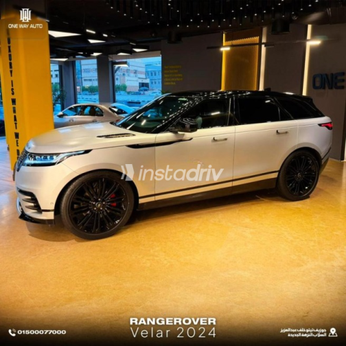 Land Rover Velar 2024 Silver Automatic Used for Sale in Sheikh Zayed City - 4