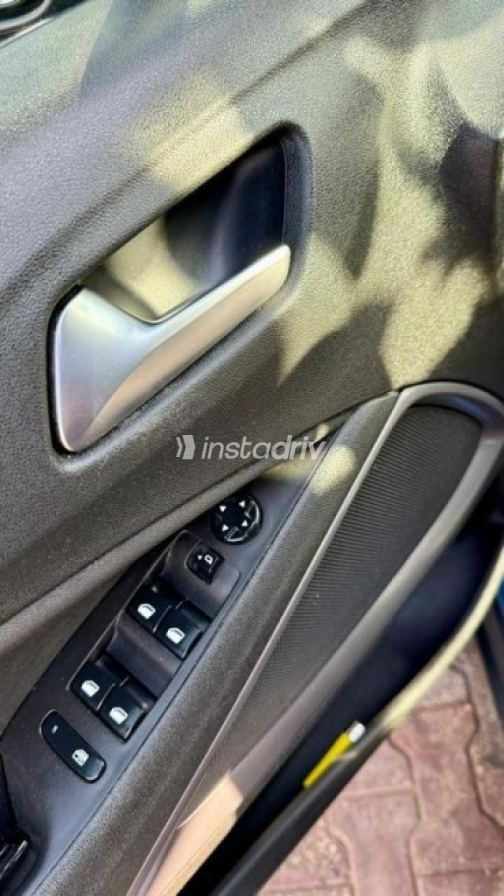 Opel Crossland 2019 Blue Automatic Used for Sale in Tanta - 7