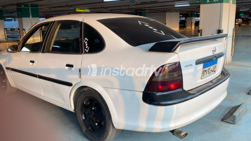 Opel Vectra 1998 White Automatic Used for Sale in Greater Cairo ( Cairo + Giza) - 3