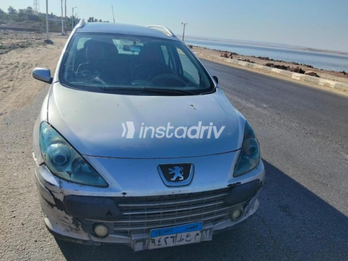 Peugeot 207 SW 2007 Silver Automatic Used for Sale in Faiyum - 5