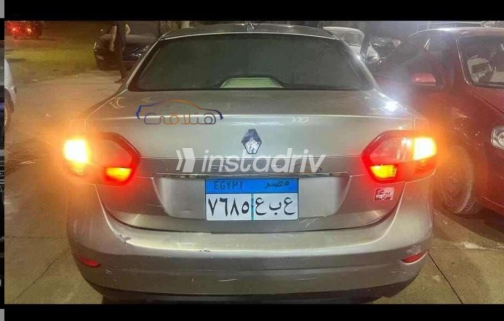 Renault Fluence 2012 Champagne Automatic Used for Sale in Maadi - 4