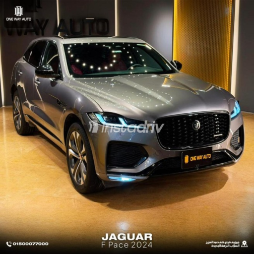 Jaguar F-Pace 2024 Gray Automatic Used for Sale in Cairo - 2