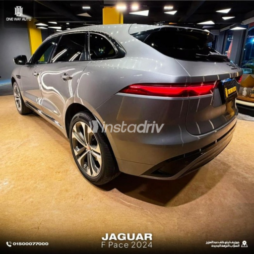 Jaguar F-Pace 2024 Gray Automatic Used for Sale in Cairo - 8