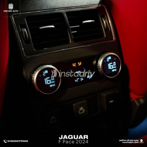 Jaguar F-Pace 2024 Gray Automatic Used for Sale in Cairo - 9