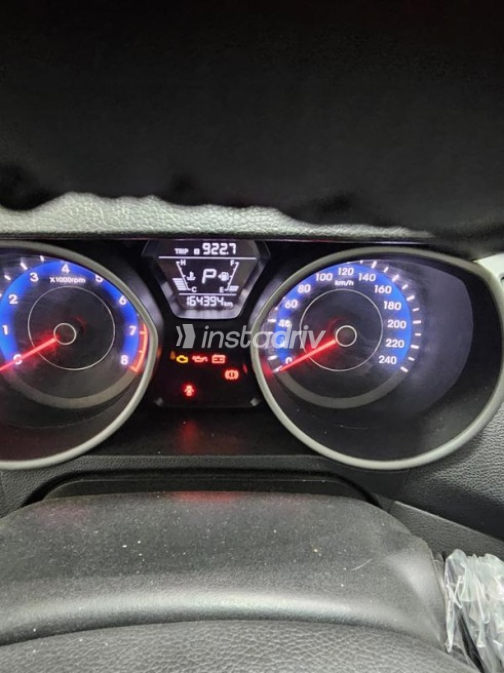 Hyundai Elantra 2016 Beige Automatic Used for Sale in Asyut - 7