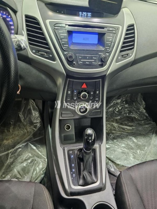 Hyundai Elantra 2016 Beige Automatic Used for Sale in Asyut - 9