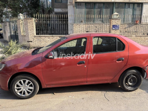 Renault Logan 2017 Red Automatic Used for Sale in Cairo - 2