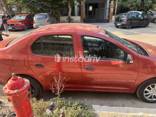 Renault Logan 2017 Red Automatic Used for Sale in Cairo - 3