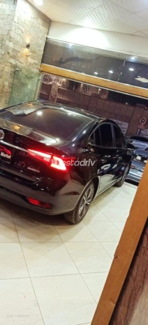 ام جى 5 2022 أسود أوتوماتيك مستعملة للبيع في 6 أكتوبر - 3