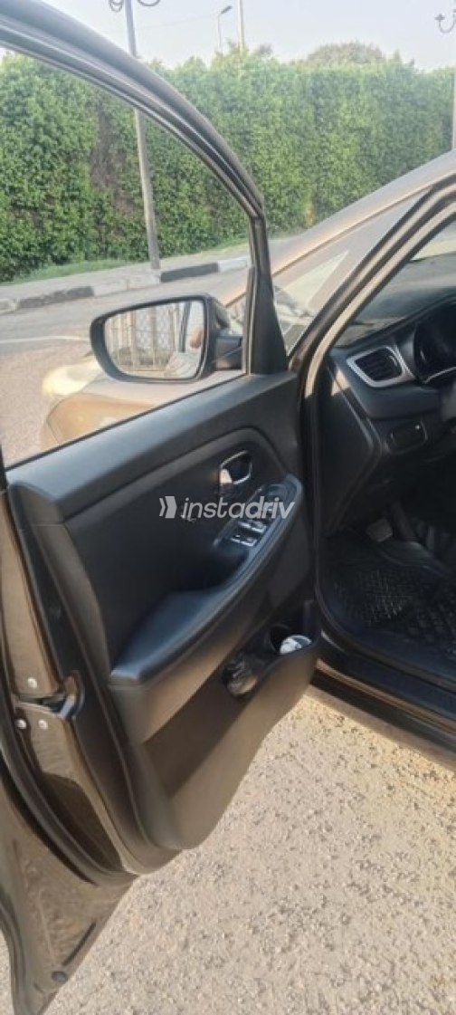 Kia Carens 2015 Mocha Automatic Used for Sale in Greater Cairo ( Cairo + Giza) - 7