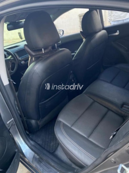 Kia K3 2015 Dark Gray Automatic Used for Sale in Beni Suef - 8
