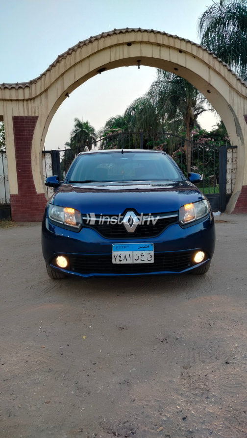 Renault Sandero 2016 White Automatic Used for Sale in Greater Cairo ( Cairo + Giza) - 1