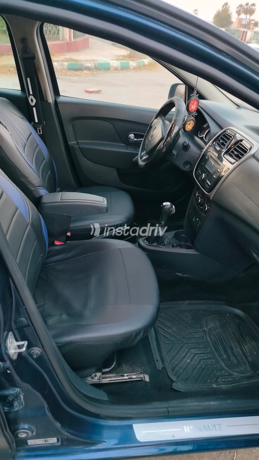 Renault Sandero 2016 White Automatic Used for Sale in Greater Cairo ( Cairo + Giza) - 3