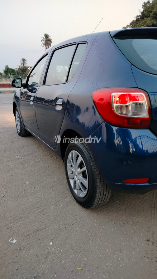 Renault Sandero 2016 White Automatic Used for Sale in Greater Cairo ( Cairo + Giza) - 7