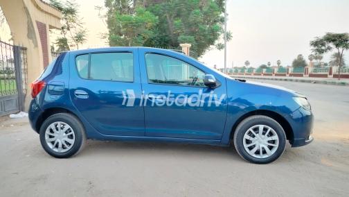 Renault Sandero 2016 White Automatic Used for Sale in Greater Cairo ( Cairo + Giza) - 9