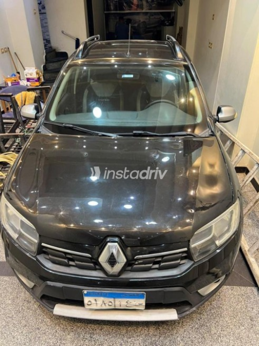 Renault Sandero Step Way 2018 Gray Automatic Used for Sale in Greater Cairo ( Cairo + Giza) - 1