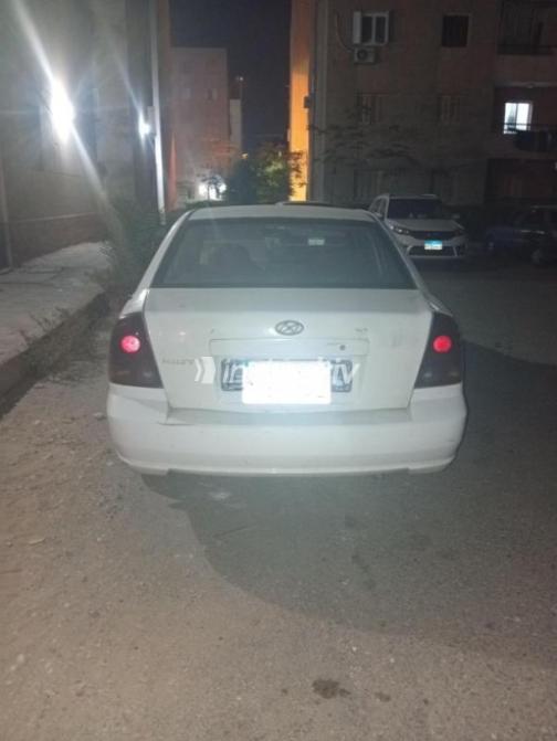 Hyundai Verna 2010 White Automatic Used for Sale in Cairo - 2