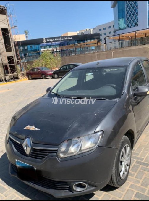 Renault Logan 2017 White Automatic Used for Sale in Greater Cairo ( Cairo + Giza) - 3