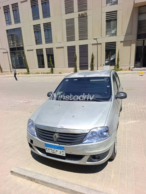 Renault Logan 2009 Gray Manual Used for Sale in Greater Cairo ( Cairo + Giza) - 4