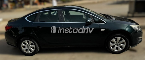 Opel Astra 2019 Green Automatic Used for Sale in Greater Cairo ( Cairo + Giza) - 3