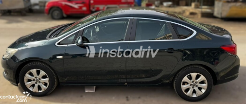 Opel Astra 2019 Green Automatic Used for Sale in Greater Cairo ( Cairo + Giza) - 9