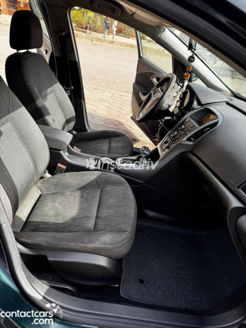 Opel Astra 2019 Green Automatic Used for Sale in Greater Cairo ( Cairo + Giza) - 10