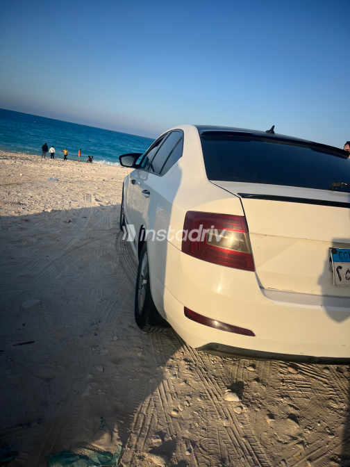سكودا اوكتافيا A7 2014 أبيض أوتوماتيك مستعملة للبيع في القاهرة الكبرى ( القاهرة - الجيزة) - 7