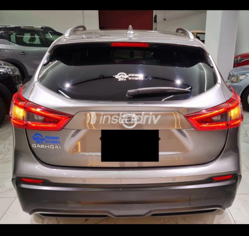 Nissan Qashqai 2018 Gray Automatic Used for Sale in Greater Cairo ( Cairo + Giza) - 5