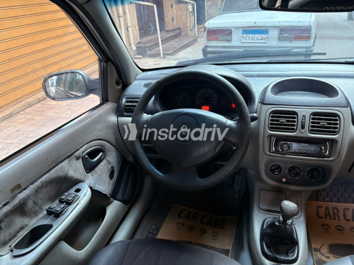 Renault Clio 2002 Gray Manual Used for Sale in Greater Cairo ( Cairo + Giza) - 4