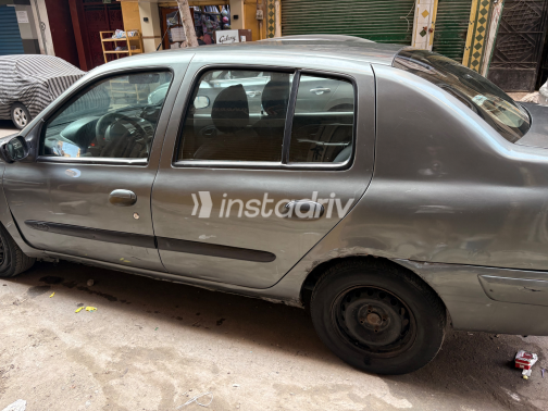 Renault Clio 2002 Gray Manual Used for Sale in Greater Cairo ( Cairo + Giza) - 6