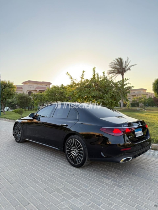 مرسيدس E 200 2024 أسود أوتوماتيك مستعملة للبيع في القاهرة الكبرى ( القاهرة - الجيزة) - 8