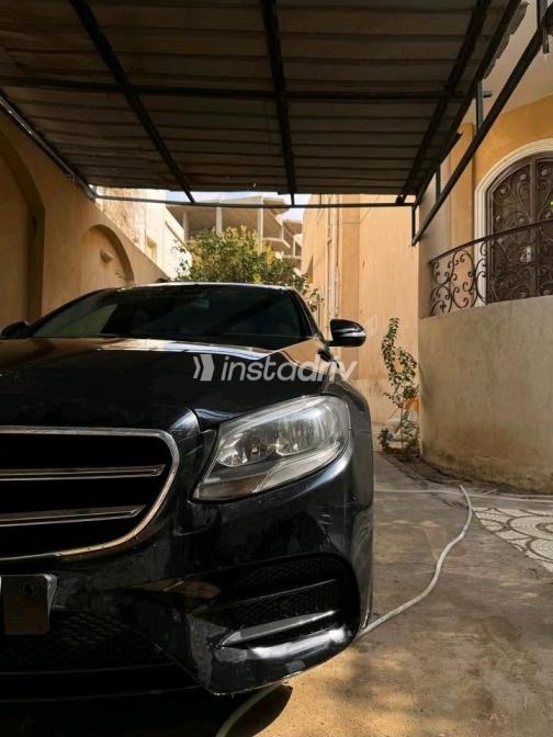 مرسيدس E 350 2018 أسود أوتوماتيك مستعملة للبيع في القاهرة الكبرى ( القاهرة - الجيزة) - 3