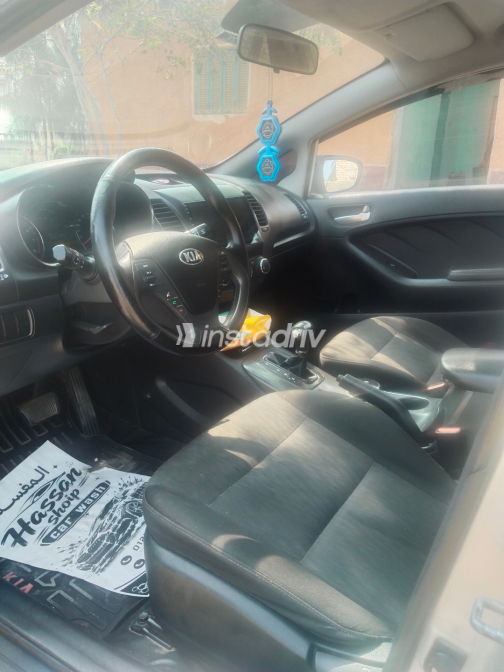Kia Cerato 2015 Gray Automatic Used for Sale in Greater Cairo ( Cairo + Giza) - 4