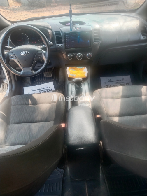 Kia Cerato 2015 Gray Automatic Used for Sale in Greater Cairo ( Cairo + Giza) - 8