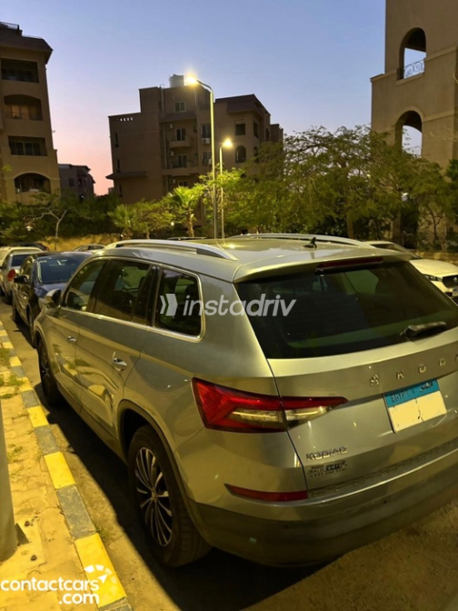 سكودا كودياك 2020 رمادي أوتوماتيك مستعملة للبيع في القاهرة الكبرى ( القاهرة - الجيزة) - 3